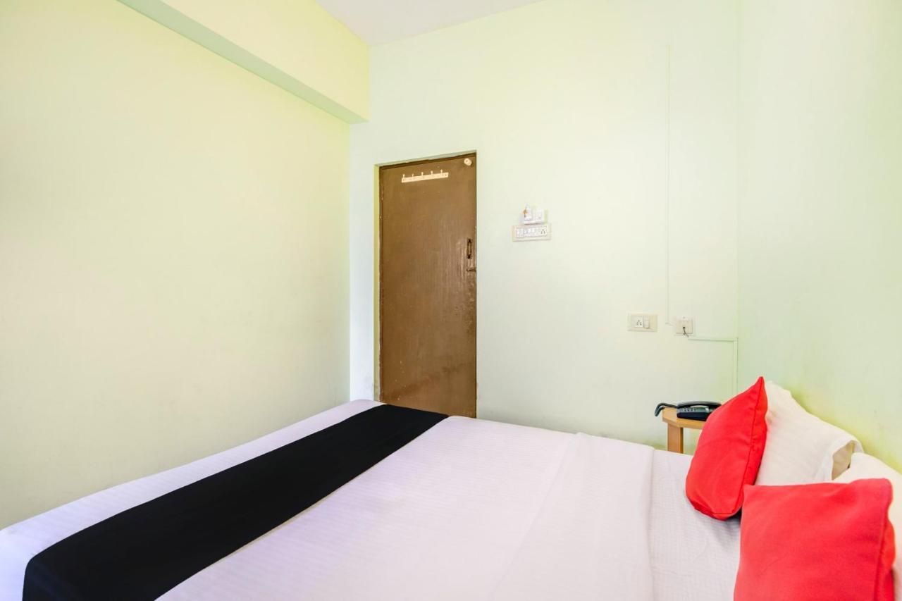 Hotel Oyo Flagship Amutha Residency Chennai Exterior foto